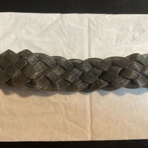 ONE PRE-OWNED 8” BLACK METAL MESH BRACELET WITH MAGNETIC CLOSURE CTM1